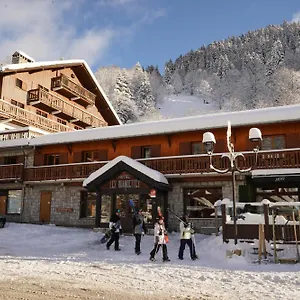 Les Grangettes 2*, Meribel France